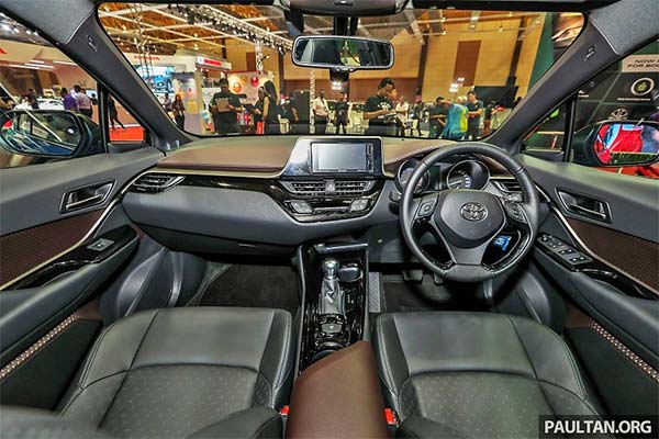 Dashboard New C-HR Solo Raya