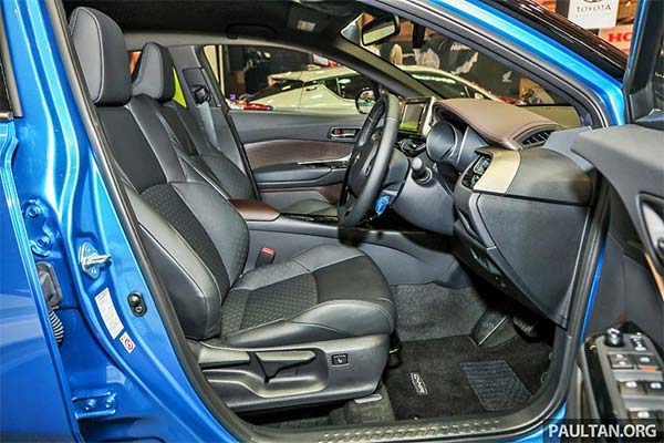 Baris Pertama New C-HR Solo Raya